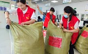 “衣”旧情深 让爱心远行